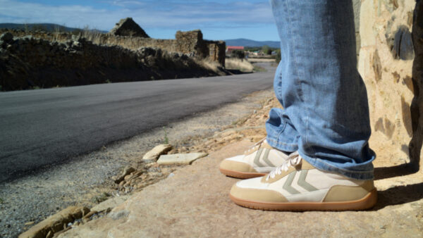 Zapatillas barefoot de Lefties de la marca Hummel